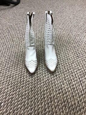 White LEATHER Laser-Cut Western Knee-High Boots - Women size 7  NEW! FREE SHIP